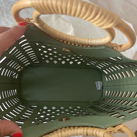 Mesh bag in vegan leather. - Picture 4 of 9